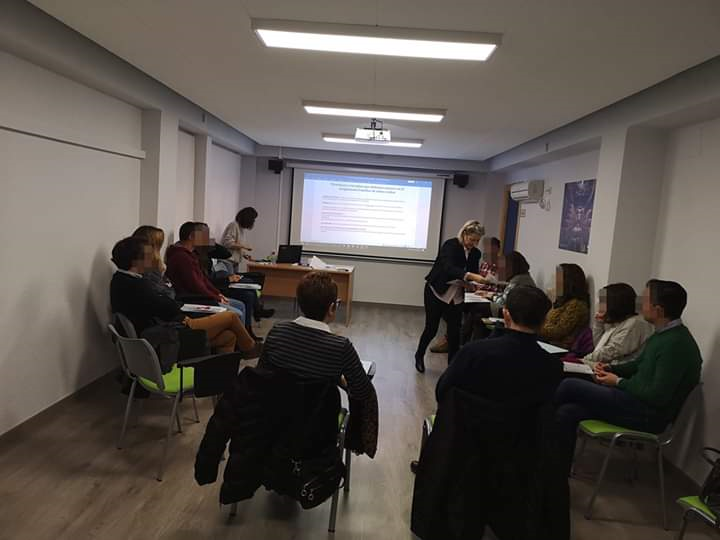 PRENSA – Curso de formacion para familias ajenas