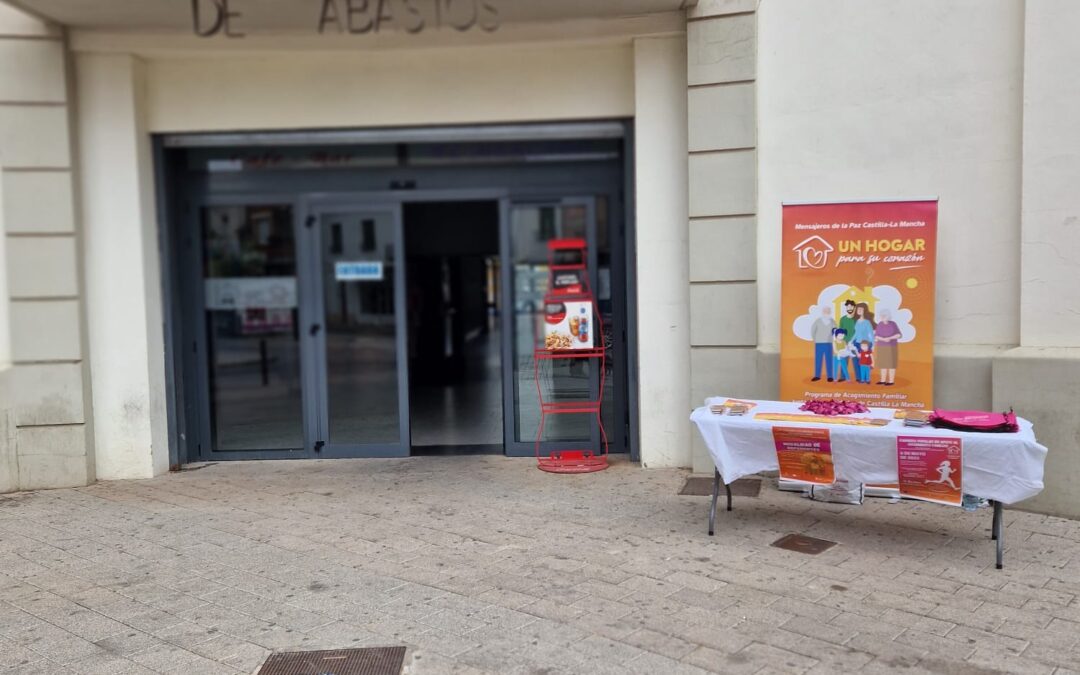 Mesa informativa sobre Acogimiento Familiar y Referentes